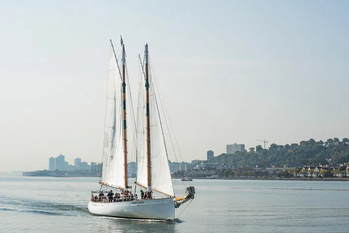 NYC Fall Foliage Sail: Hudson River Cruise
