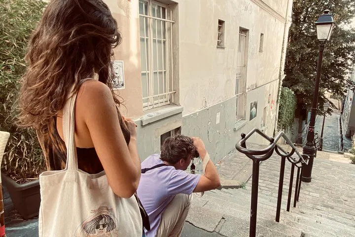 Montmartre Street Photography Tour: Capture Paris!