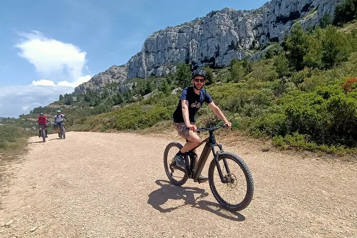 Calanques E-Bike Adventure: Marseille to Cassis!
