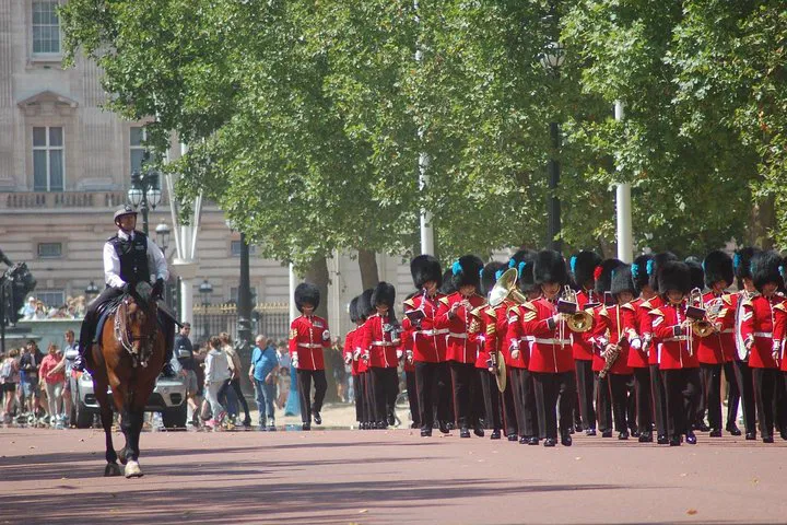 Luxurious Layover: Unforgettable London Tour from Heathrow