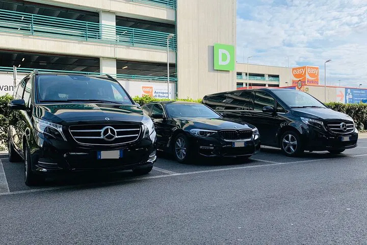 Seamless Dublin Arrival: Private Dun Laoghaire Port Transfer