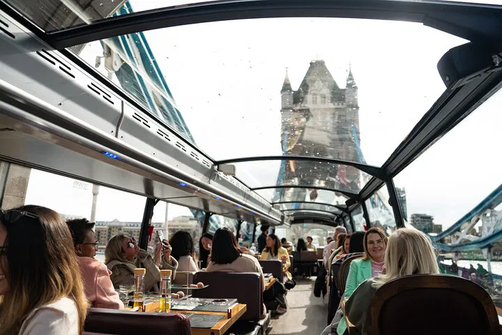 London Afternoon Tea Bus Tour: See Top Sights!