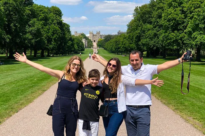 Explore London & Windsor: A Royal Private Day Tour!