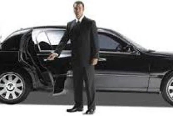 Effortless LA Arrival: Private Airport Transfers for Stress-Free Travel