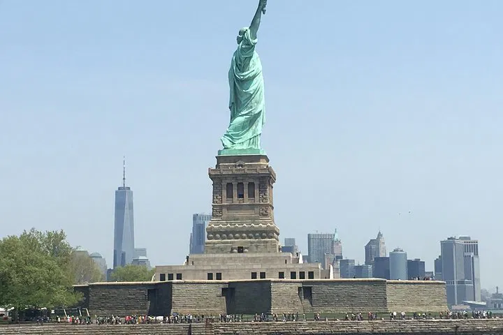 Iconic Views: 60-Minute Liberty & Ellis Island Sightseeing Cruise