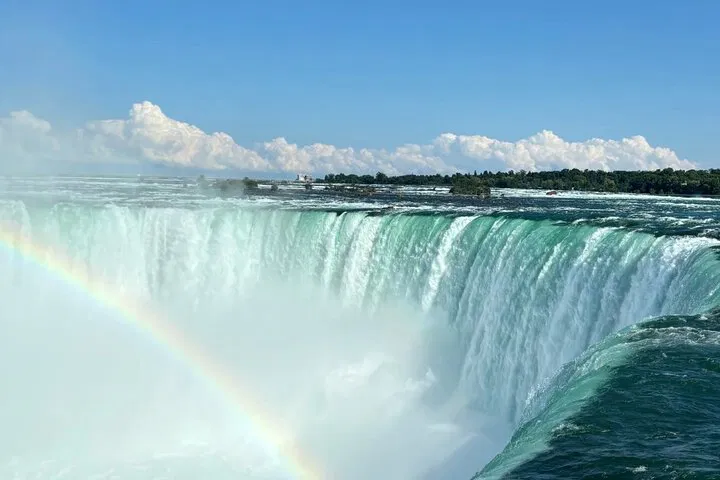 Niagara Falls & Sandhurst Car Tour: See Canada's Best!