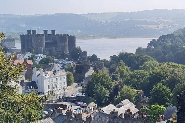 Conwy Castle Walking Tour: History & Stunning Views