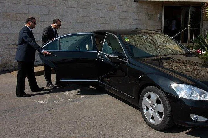 Stress-Free Stansted Airport to London Private Transfer: Your Door-to-Door Comfort Ride!