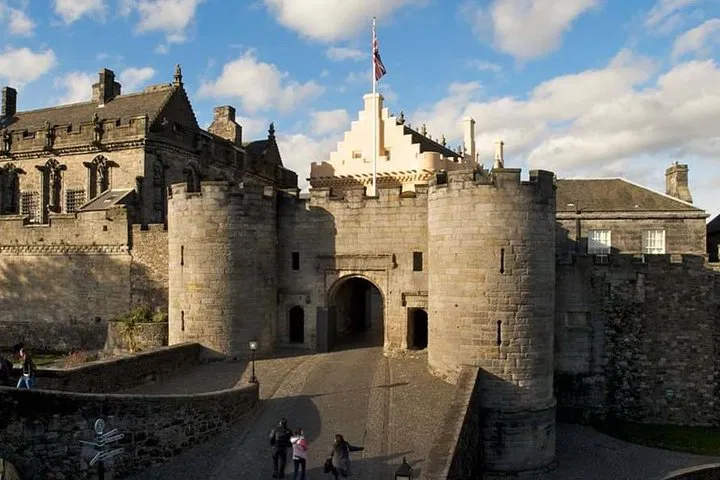 Discover Scotland's Treasures: Stirling Castle, Trossachs & Loch Lomond Day Trip