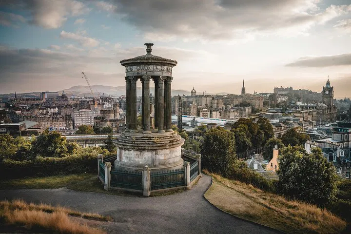 Edinburgh's Charms: A Whirlwind Day Tour from Glasgow