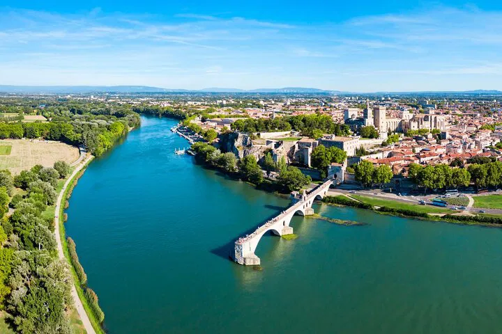 Avignon: 2-Hour Walking Tour with Local Insights