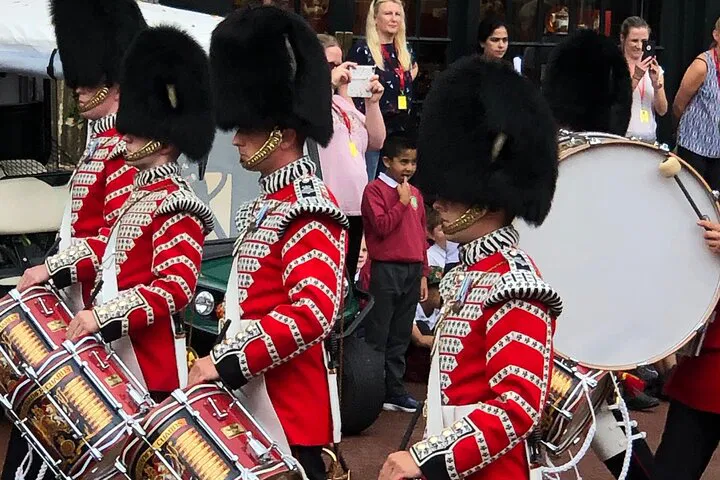 Royal London's Secrets: An Exclusive Guided Walking Tour