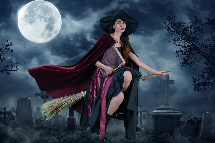 Fly High: Witch Costume Photography in Salem!