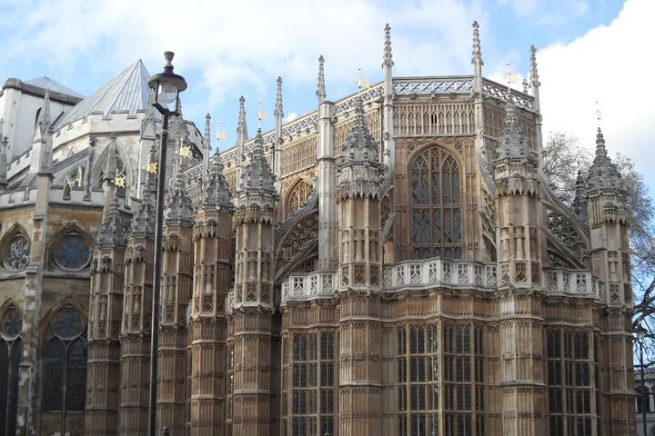 Uncover London's Majesty: A Personalized Westminster Walking Tour