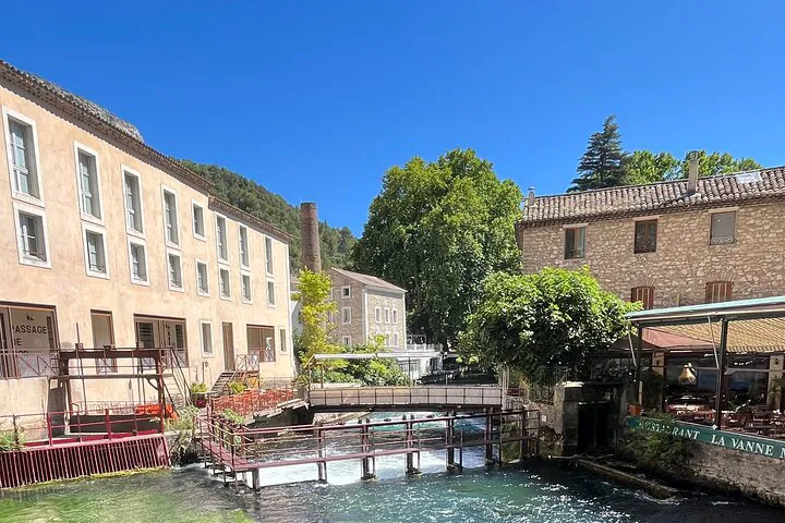 Arles Stress-Free Transfers: Private Driver for Airport & Station
