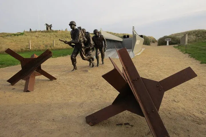 Normandy D-Day Beaches: A Moving Private Tour from Paris