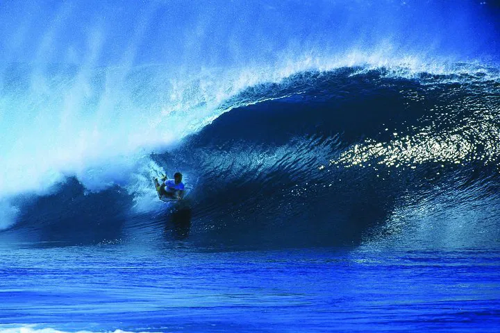 Elevate Your Wave Game: Pro Bodyboarding Lessons in Waikiki