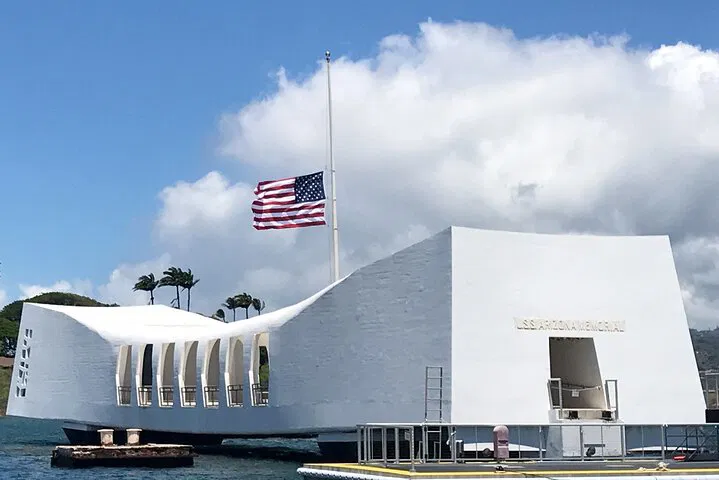 Pearl Harbor & Honolulu: A Deep Dive into History & Hawaiian Culture