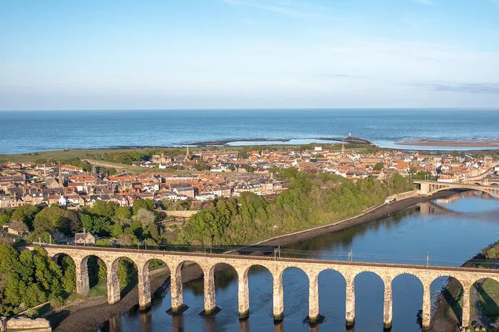 Unveiling Scottish History: A Private Black Cab Adventure from Edinburgh