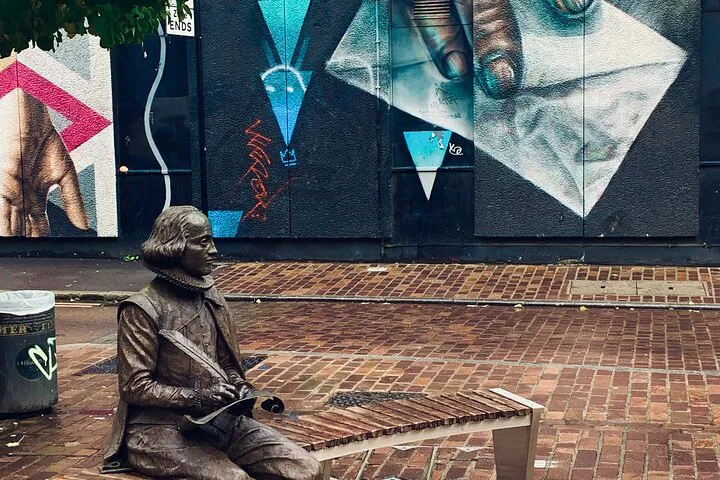 Shakespeare's London: A Theatrical Walking Adventure