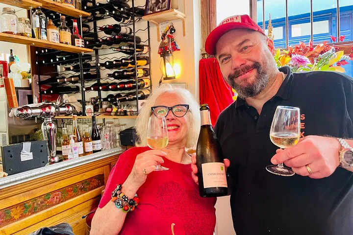 Montmartre Culinary Secrets: Chef PJ's Immersive Parisian Food Tour