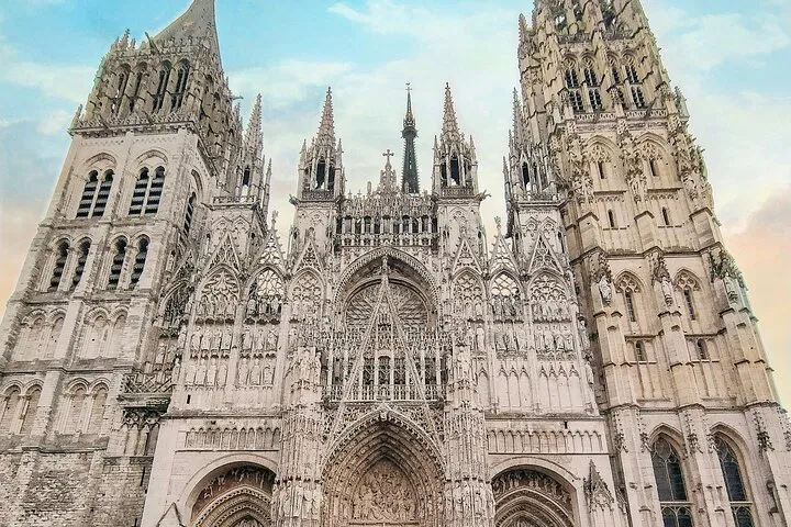 Normandy Odyssey: Unveiling History and Beauty on a Paris Day Trip