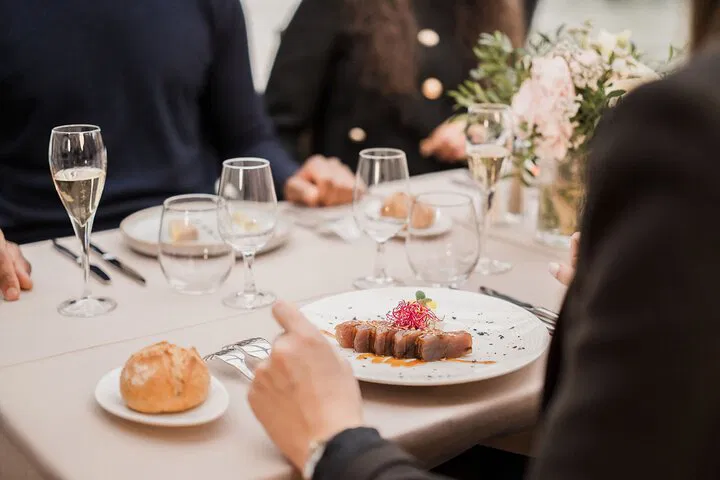 Enchanting Christmas Lunch Cruise on the Seine: A Parisian Festive Feast
