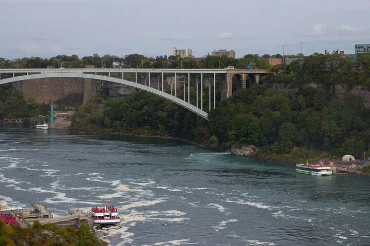 Stress-Free Transfer: Niagara-on-the-Lake to Toronto Private Ride