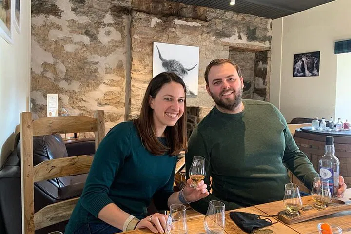 Edinburgh's Liquid Gold: Private Whisky Distillery & Tasting Tour