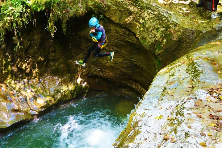Ecouges Canyoning: Grenoble's Thrilling Water Adventure!