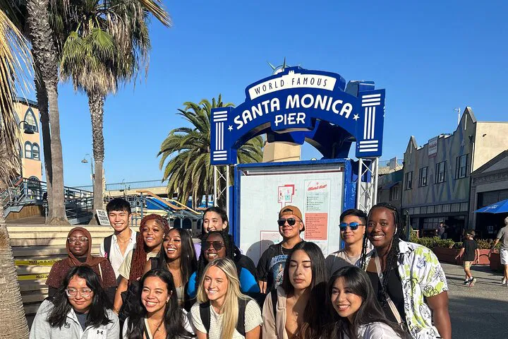 Santa Monica Scavenger Hunt: Explore & Discover!