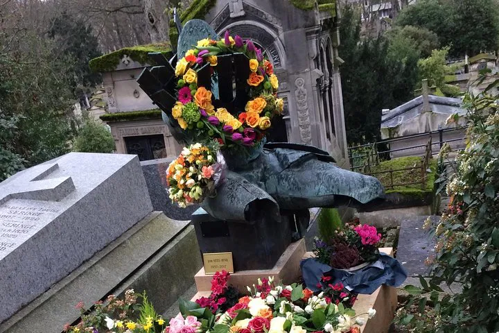 Explore Père Lachaise: A Humorous Audio Cemetery Tour