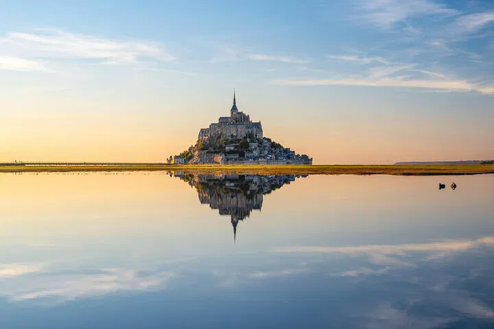 Mont Saint Michel Day Trip: Small Group Tour from Paris