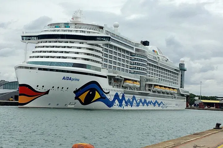 Stress-Free Southampton-Dover Transfer: Private Ride in Style!