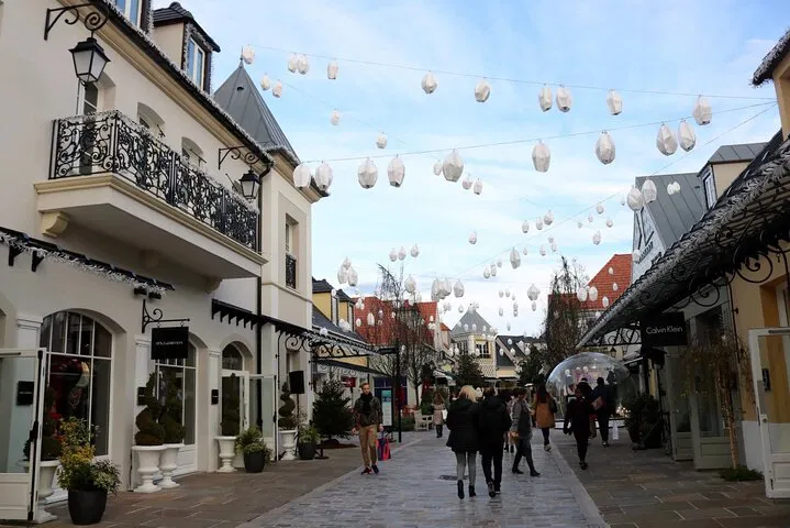 Paris Airport Shopping Spree: A Luxurious Half-Day Outlet Adventure