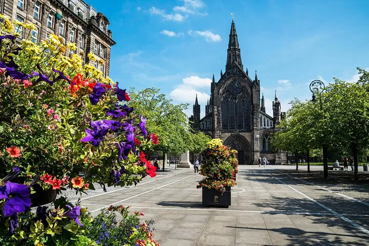 Unveiling Glasgow's Soul: A Personalized Half-Day Walking Adventure
