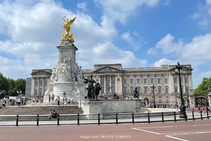 Unveiling London's Majesty: A Private Day of Iconic Wonders