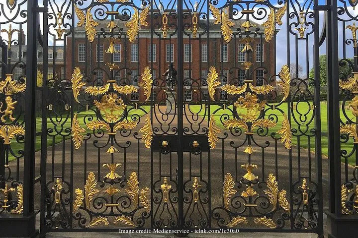 Royal London Unveiled: V&A Museum & Kensington Palace Private Tour