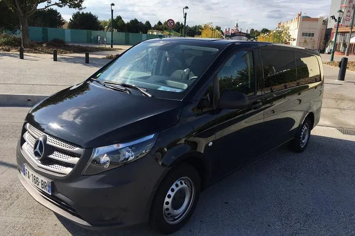 Effortless Paris-London Transfer: Private Chauffeur Experience