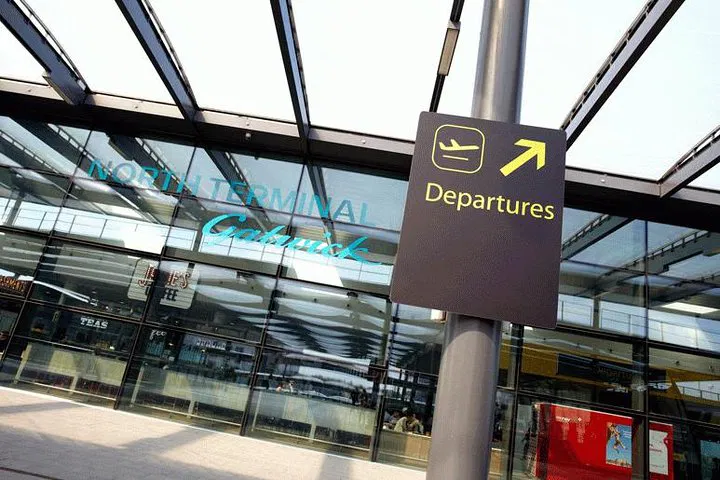 Effortless London Departure: Private Gatwick Airport Transfer
