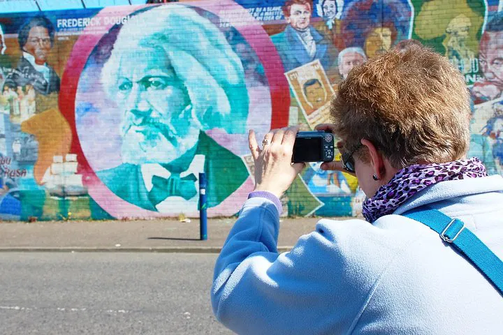 Uncover Belfast's History: A Troubles Cab Tour Adventure