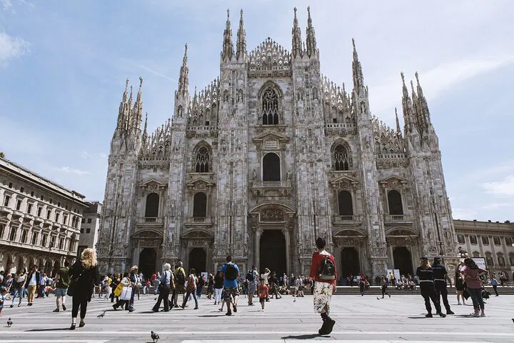 Stress-Free Transfer: Nice to Milan Private Ride