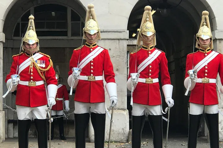 Unforgettable 7-Day London Cultural Immersion: Host Family & City Exploration