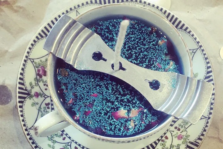 Brighton Candle Workshop & Bubbly: Unleash Your Inner Artisan!