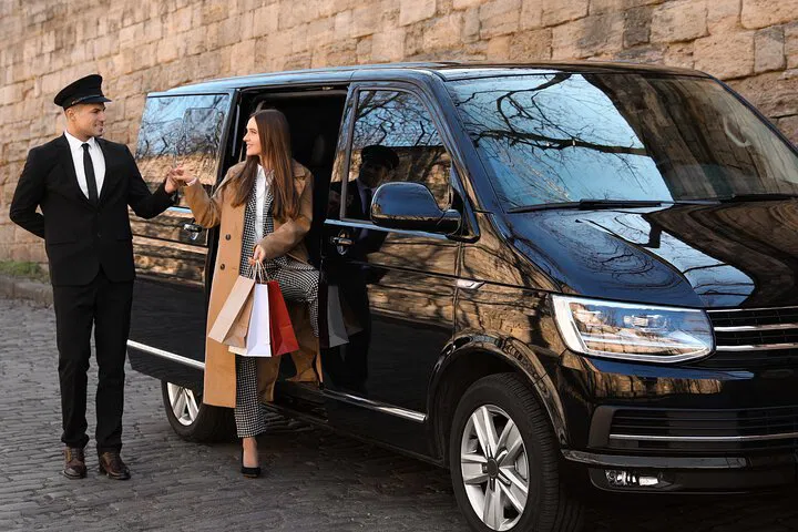 Portsmouth to London Private Transfer: See Top Sights!