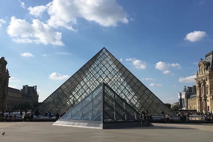 Louvre Private Tour: Skip the Line, A La Carte (No Ticket)