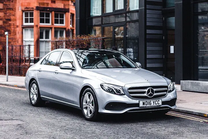 Luxury Aberdeen-Glasgow Transfer: Travel in Style