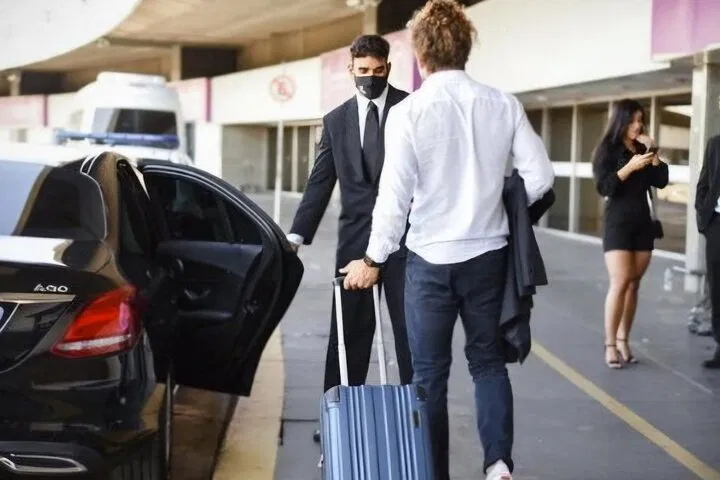 Stress-Free London Airport Transfer: Start Your Trip Right!
