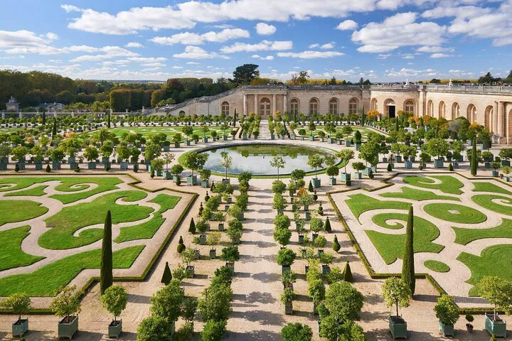 Unlock Versailles: A Personalized Palace Adventure with Audio Guide
