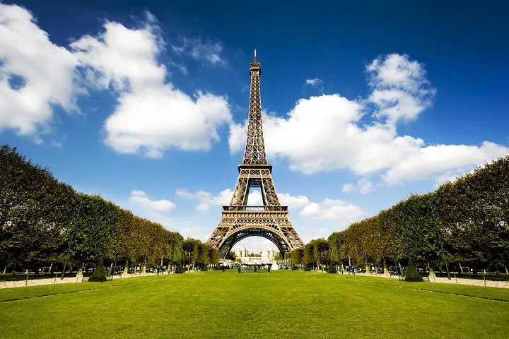 Paris Day Trip from London: Eurostar, Seine Cruise & Self-Guided Exploration